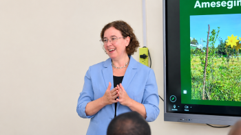 ACEWM Hosts Distinguished Seminar on Sustaining Forest Resilience in a Changing World